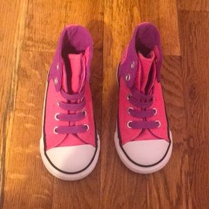 Converse sneakers size 7